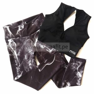 Conjunto deportivo print negro (Talla L)