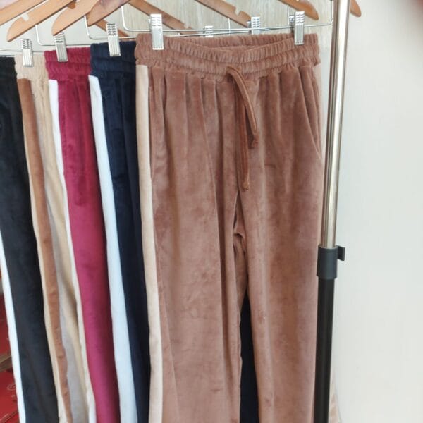 Buzo deportivo beige (Small) - Imagen 3